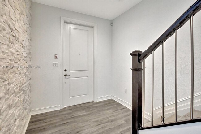 Foto del edificio - 11549 SW 13th Ct