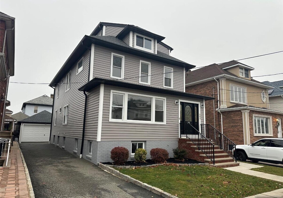 Foto principal - 505 Dewey Ave