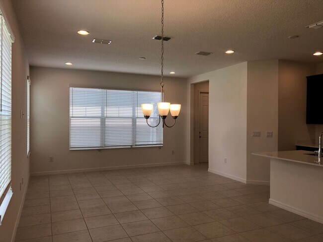 Foto del edificio - 4BD/3.5BA Townhome in Ravenna Winter Garden!