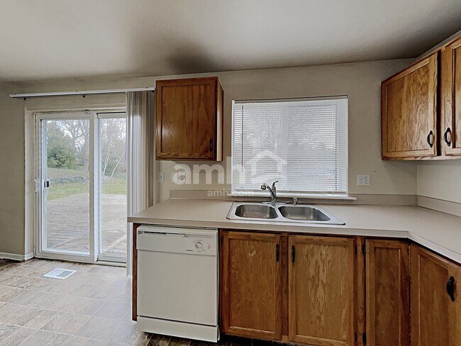 Building Photo - 810 131st St Ct E