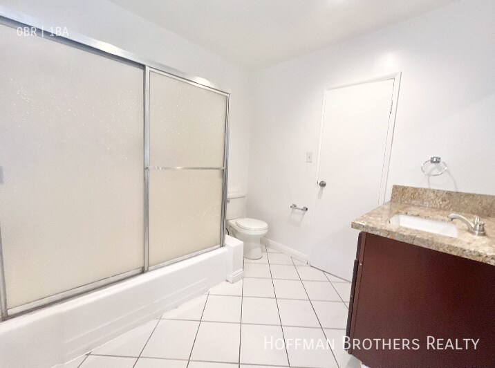 Foto del edificio - 6335 Whitsett Ave