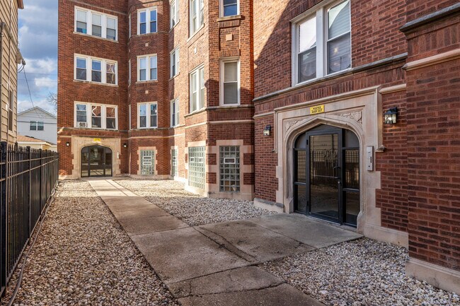 Foto del edificio - 7628 S Drexel Ave