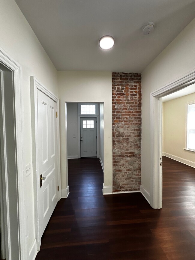 Building Photo - 39 W Balcom St