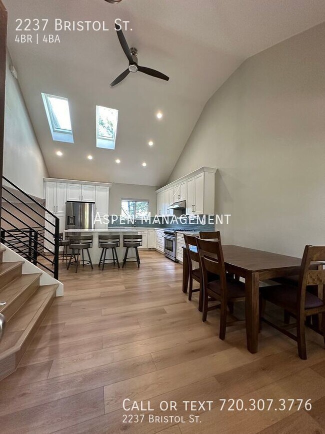 Building Photo - Stunning Home with Park-Like Setting in Su...