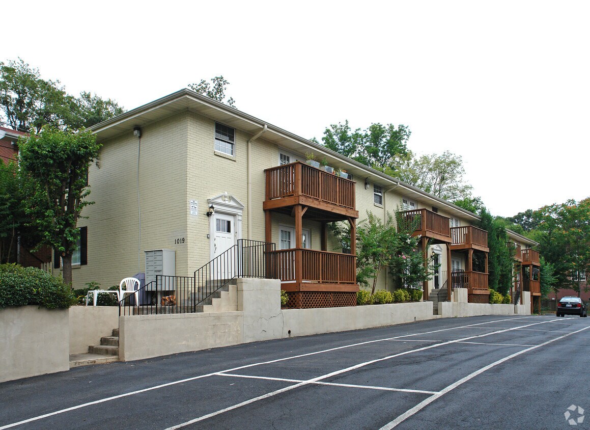 Foto principal - 1019 Greenwood Ave NE