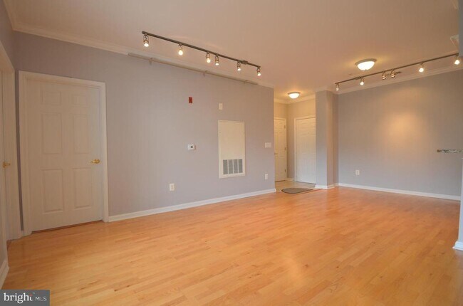 Foto del edificio - 4551 Strutfield Ln