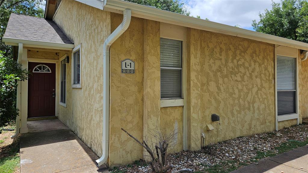 Primary Photo - 4902 Duval Rd