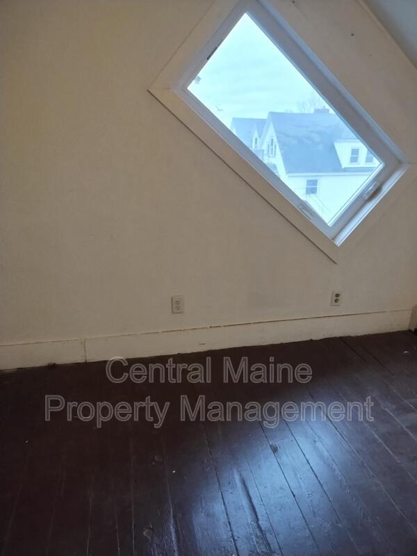 Building Photo - 69 James St