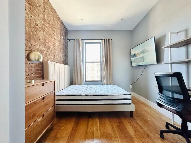 Furnished room/NOT APARTMENT - Furnished room/NOT APARTMENT