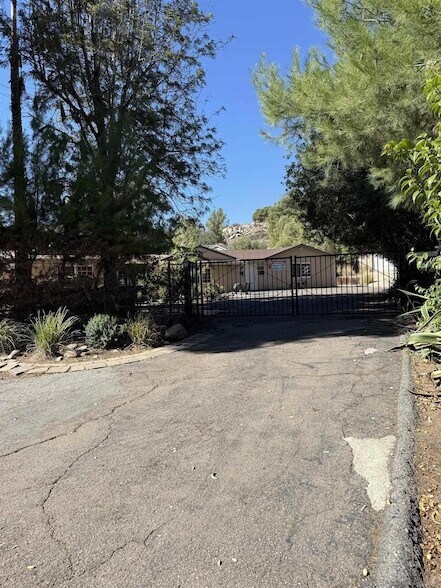 Foto del edificio - 12118 Poway Rd