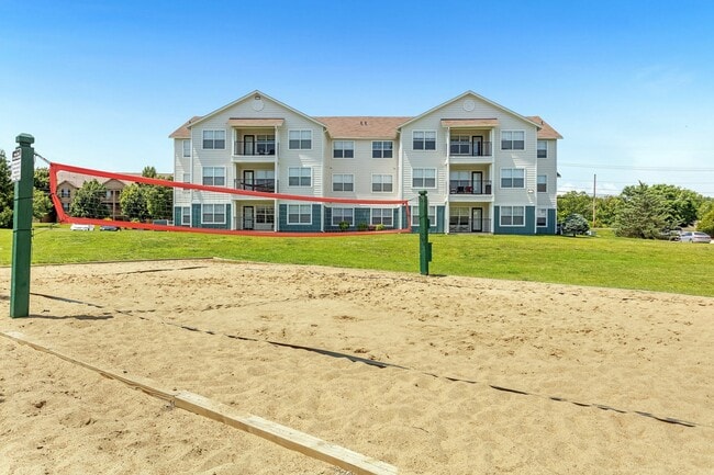 Sand Volleyball Court - Campus Lodge Columbia
