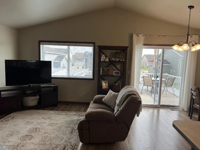 Foto del edificio - 2737 10th St W