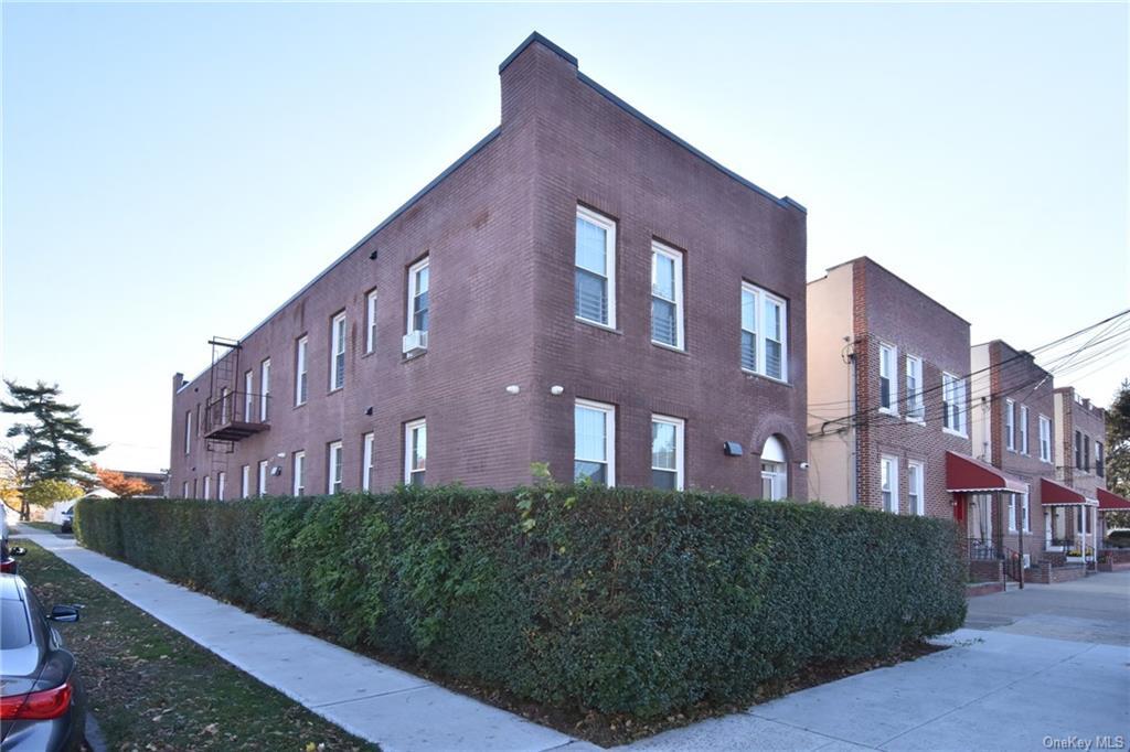 Primary Photo - 64 Hyatt Ave
