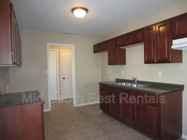 Building Photo - 3946 Barberry Cove