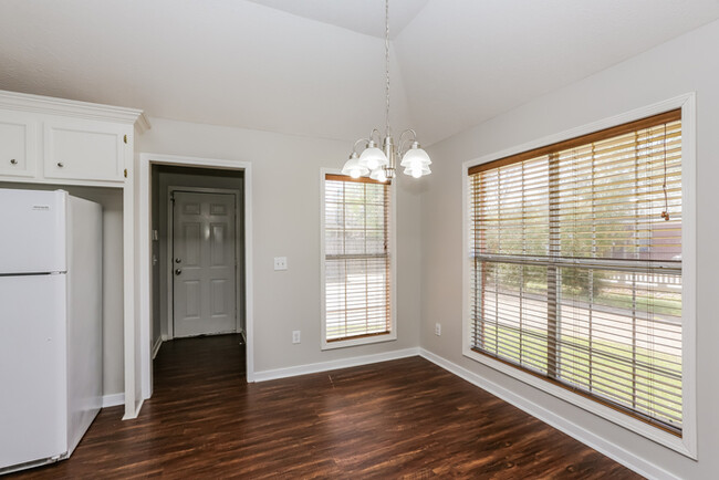 Foto del edificio - Beautiful Home for Lease!