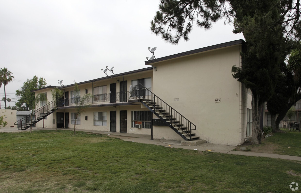 Primary Photo - 613 N Pauline St