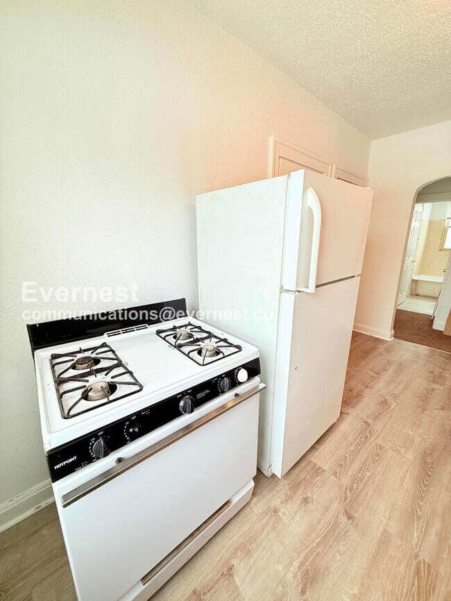 Foto del edificio - 13909 Hartwell St