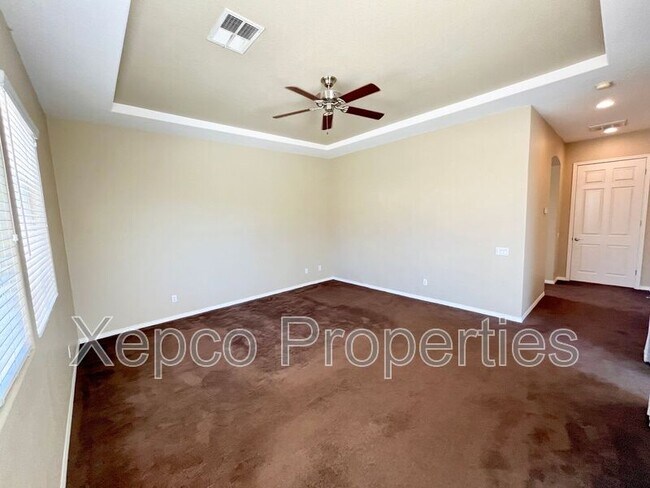 Foto del edificio - 43341 Parkway Esplanade W