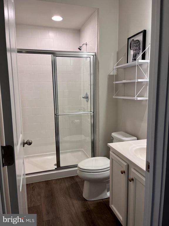 Building Photo - 8729 Shady Pines Dr
