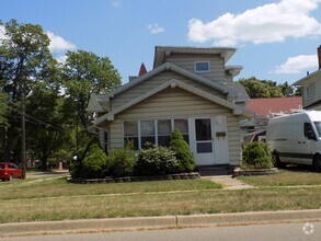 Building Photo - 614 N Clinton St