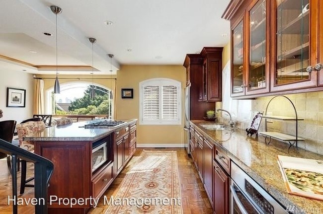 Building Photo - 4 br, 3 bath House - 1603 Palm Ave SW