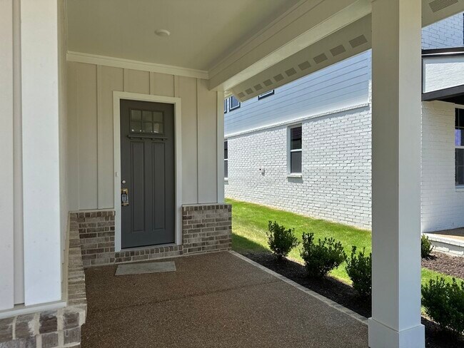 Building Photo - 5661 Pleasant Pk Pl