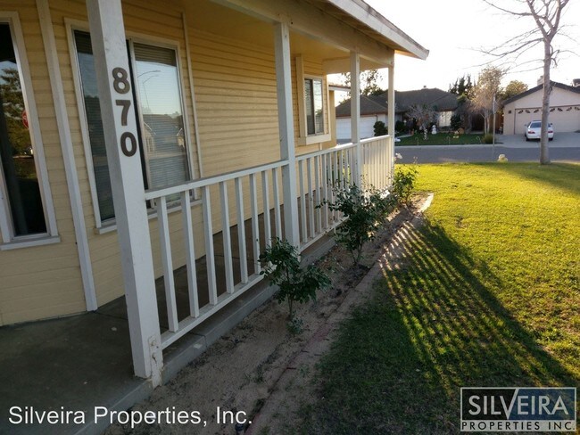 Building Photo - 870 Firefox Dr