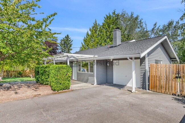 Building Photo - 15538 SE 9th St
