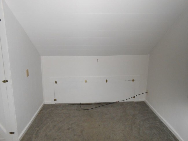 Building Photo - Studio Apartment