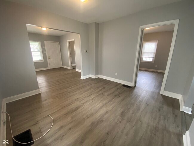 Foto del edificio - 1025 Sharon Ave