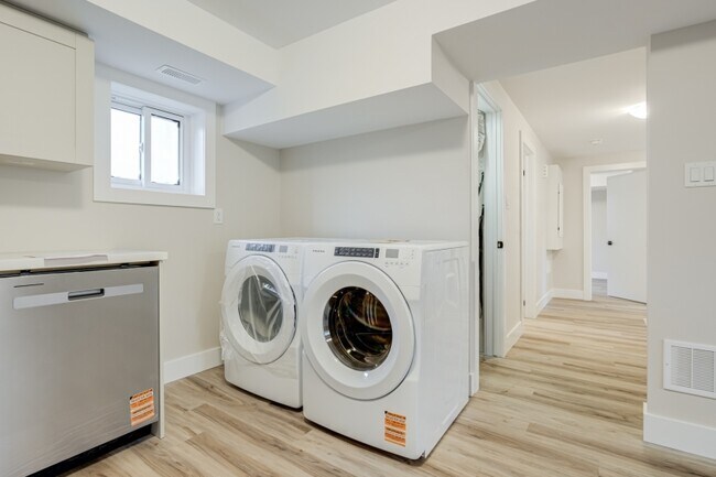 Building Photo - 64 Collete Crescent