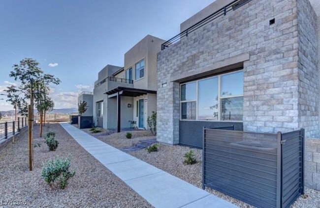 Foto del edificio - 1420 Song Lark Ln