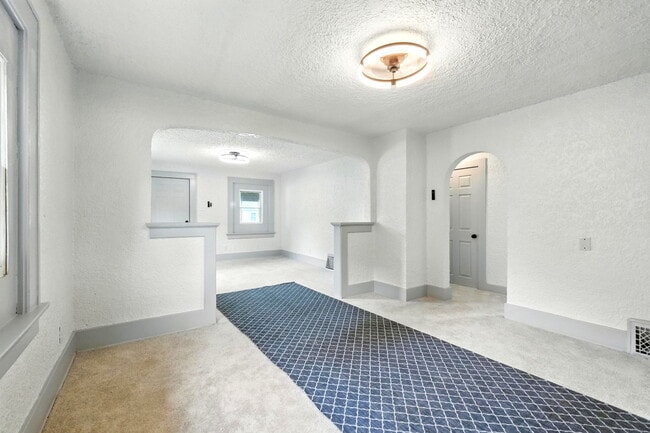 Building Photo - 4202 Hanna St