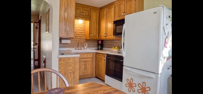 Foto del edificio - Charming 3-Bedroom Home in the Village of ...