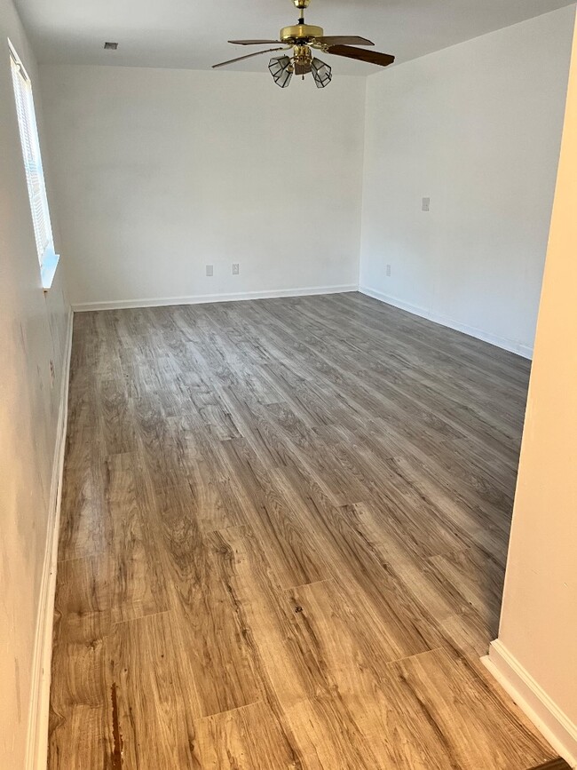 Foto del edificio - 7961 Batters Pl Rd