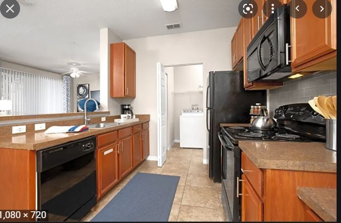 Kitchen - 8411 Meer Way