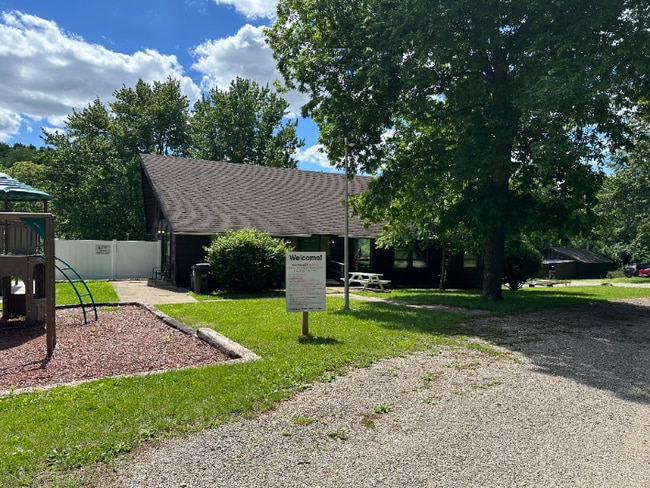Building Photo - 1100 W Locust St