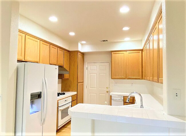 Foto del edificio - Dublin Townhouse with Solar!  3 Bed 2.5 Ba...