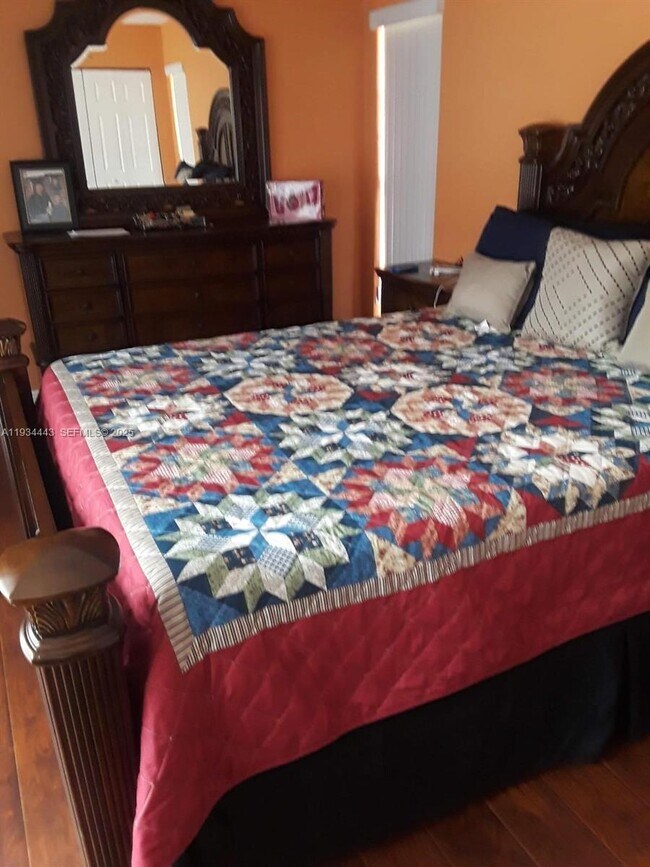 Foto del edificio - 728 SW 73rd Ave