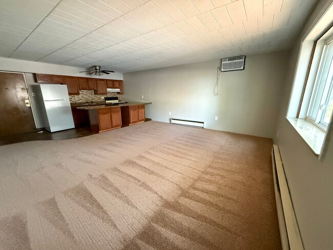 Living Room/Kitchen - Foxwood Apartments