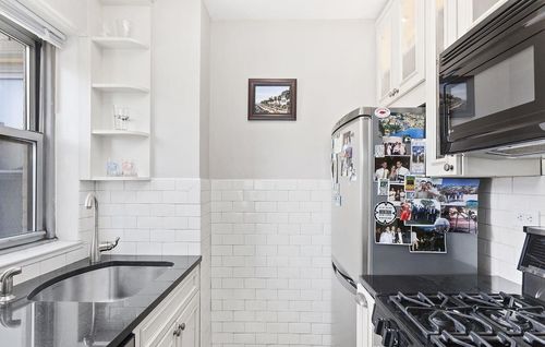 Foto del edificio - 175 W 13th St