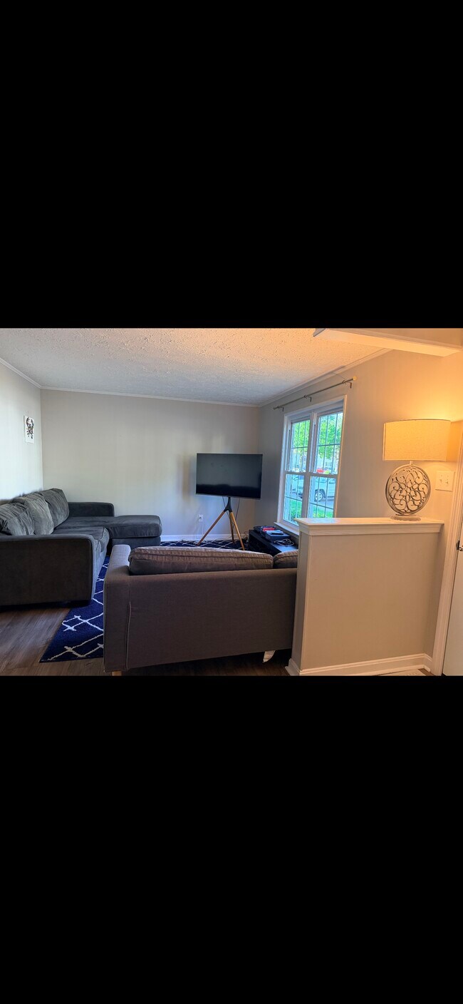 Sala de estar - 3016 N Dale Ln