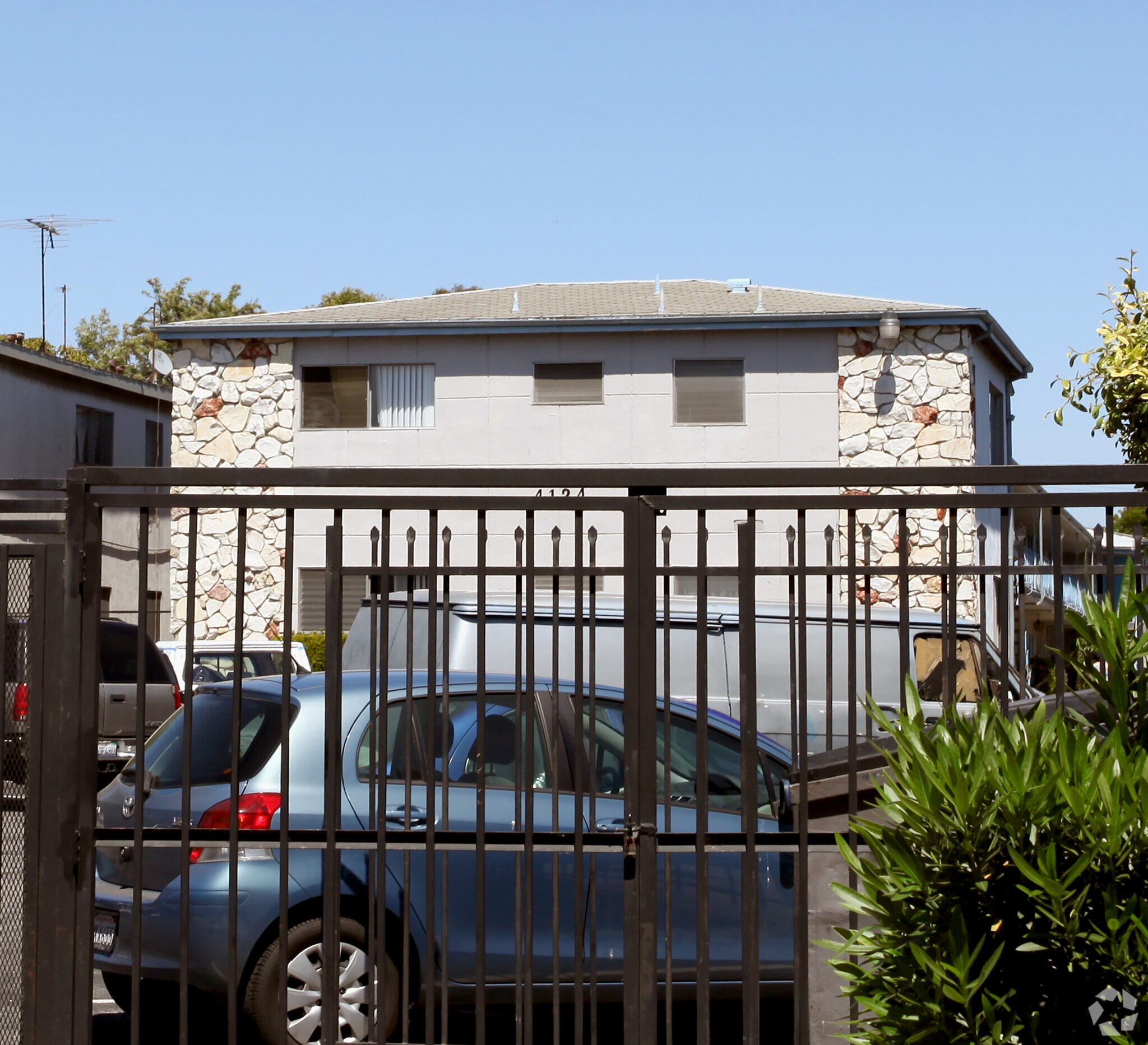 4124 Postcode 4124 Grandview - 4124 Grand View Blvd Los Angeles, CA 90066 ...
