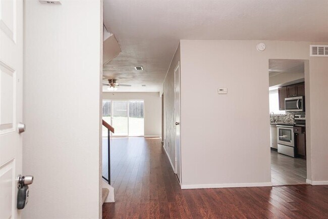 Foto del edificio - 3716 Standridge Dr