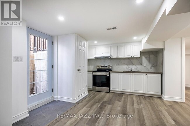 Photo du bâtiment - 2003 Cedarwood Ct