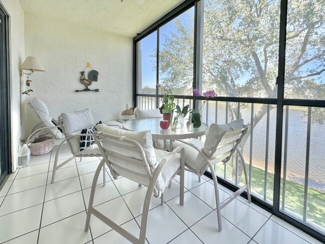 Building Photo - Charming 2BR Condo in Delray Beach (55+)