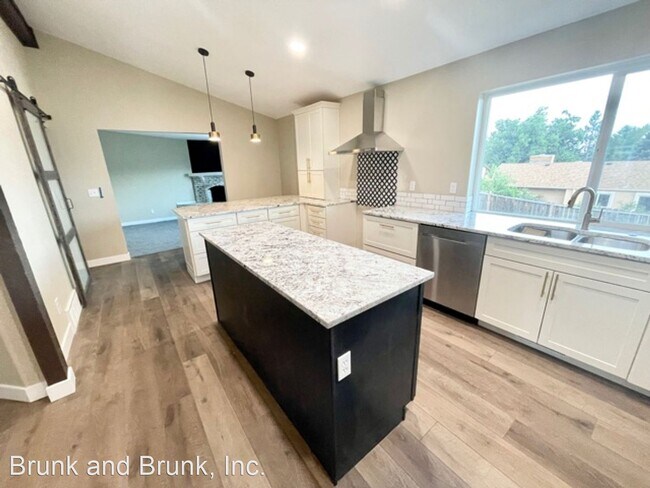 Building Photo - 4 br, 3 bath House - 6235 Mach 1 Dr.
