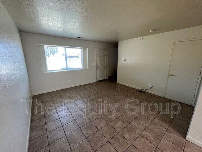 Building Photo - 109 W Sonora Ave
