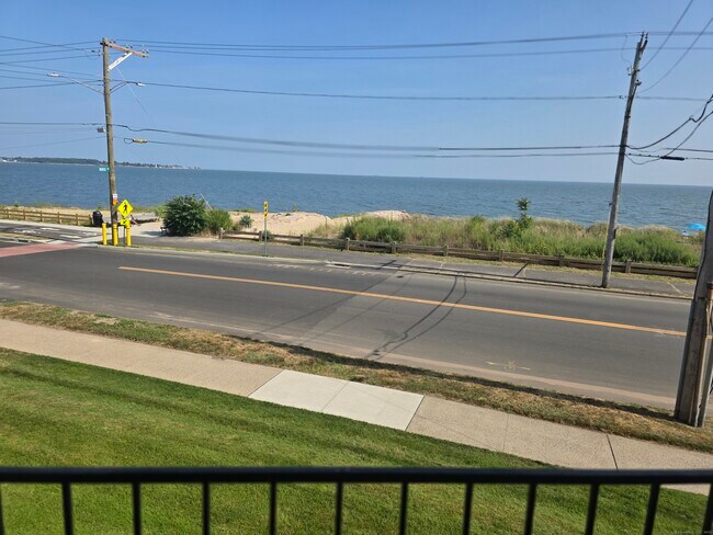 Foto del edificio - 215 Beach St
