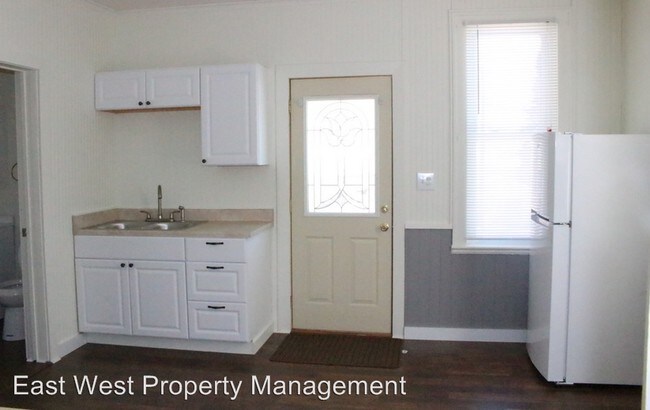 Building Photo - 2316 W 9th St